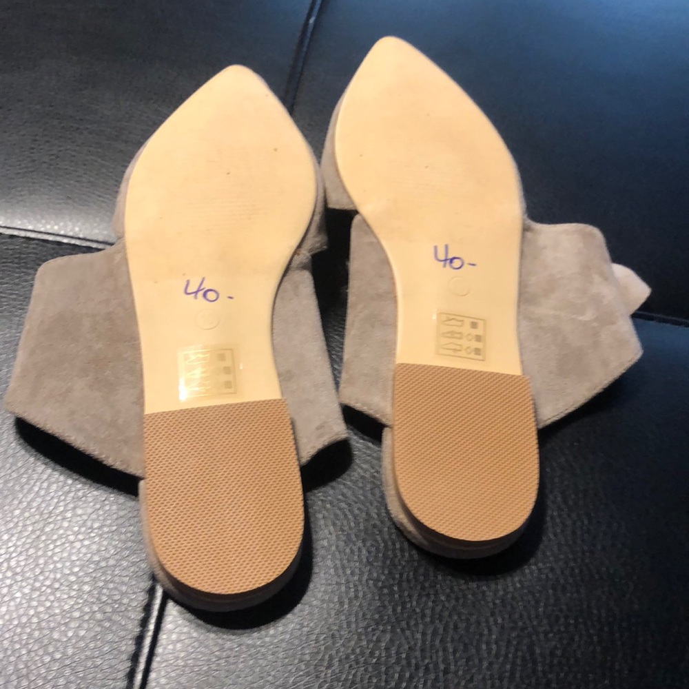 Queen George slip on - Picture 6 of 7